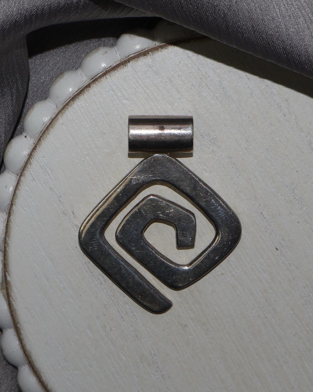 Vintage Silpada Sterling Silver Maze Pendant 12.6G / 1.6in